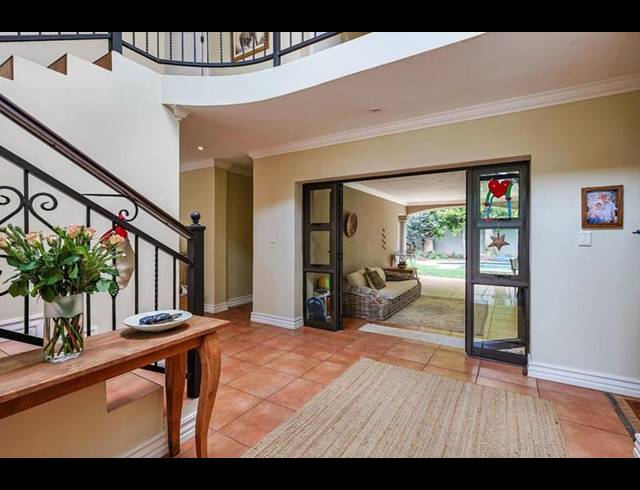 4 BEDROOM PROPERTY TO RENT IN SILVER LAKES GOLF ESTATE